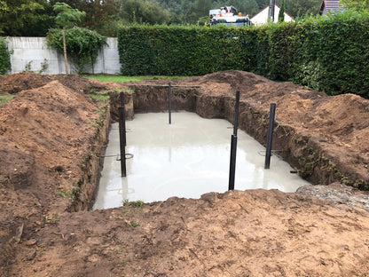 Piscine en bois semi-enterrée